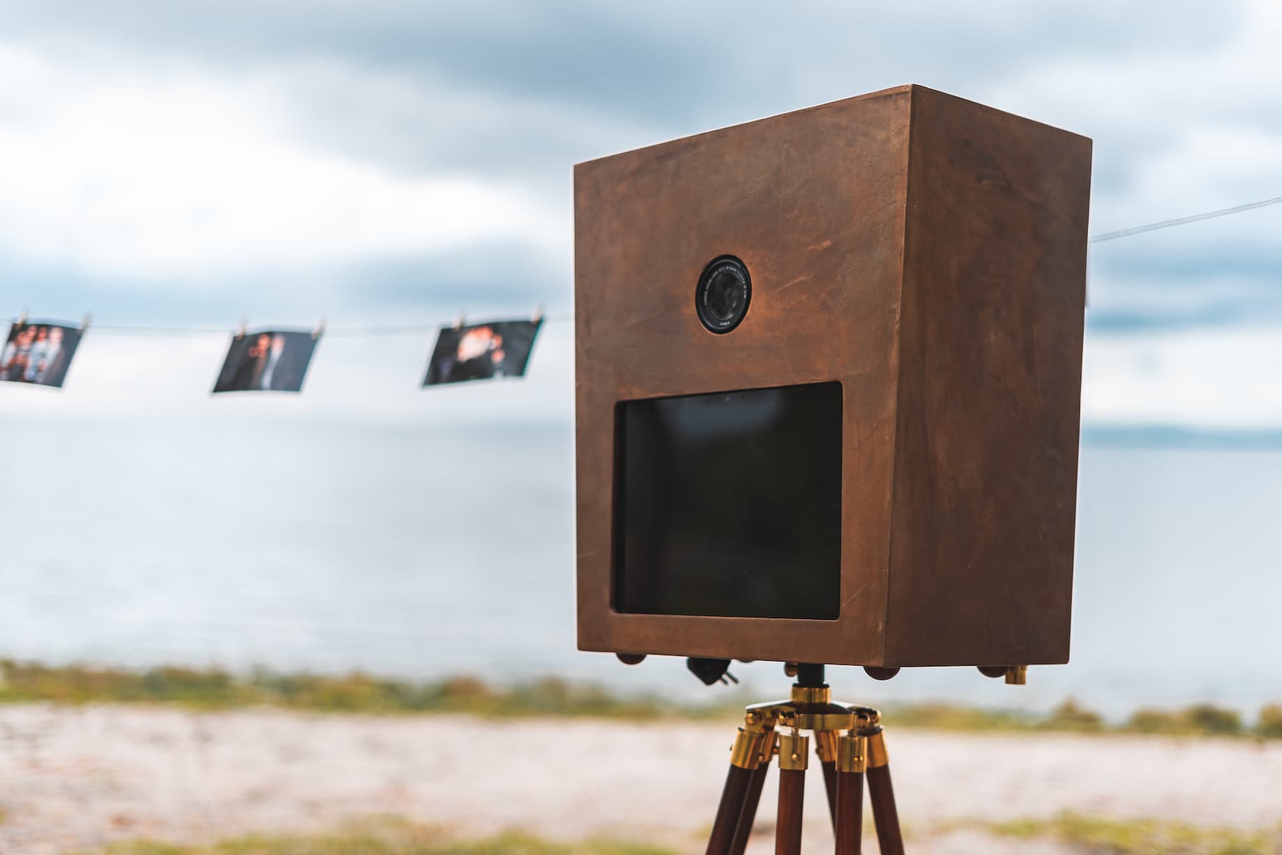 Vintage-Fotobox aus verschiedenen Blickwinkeln